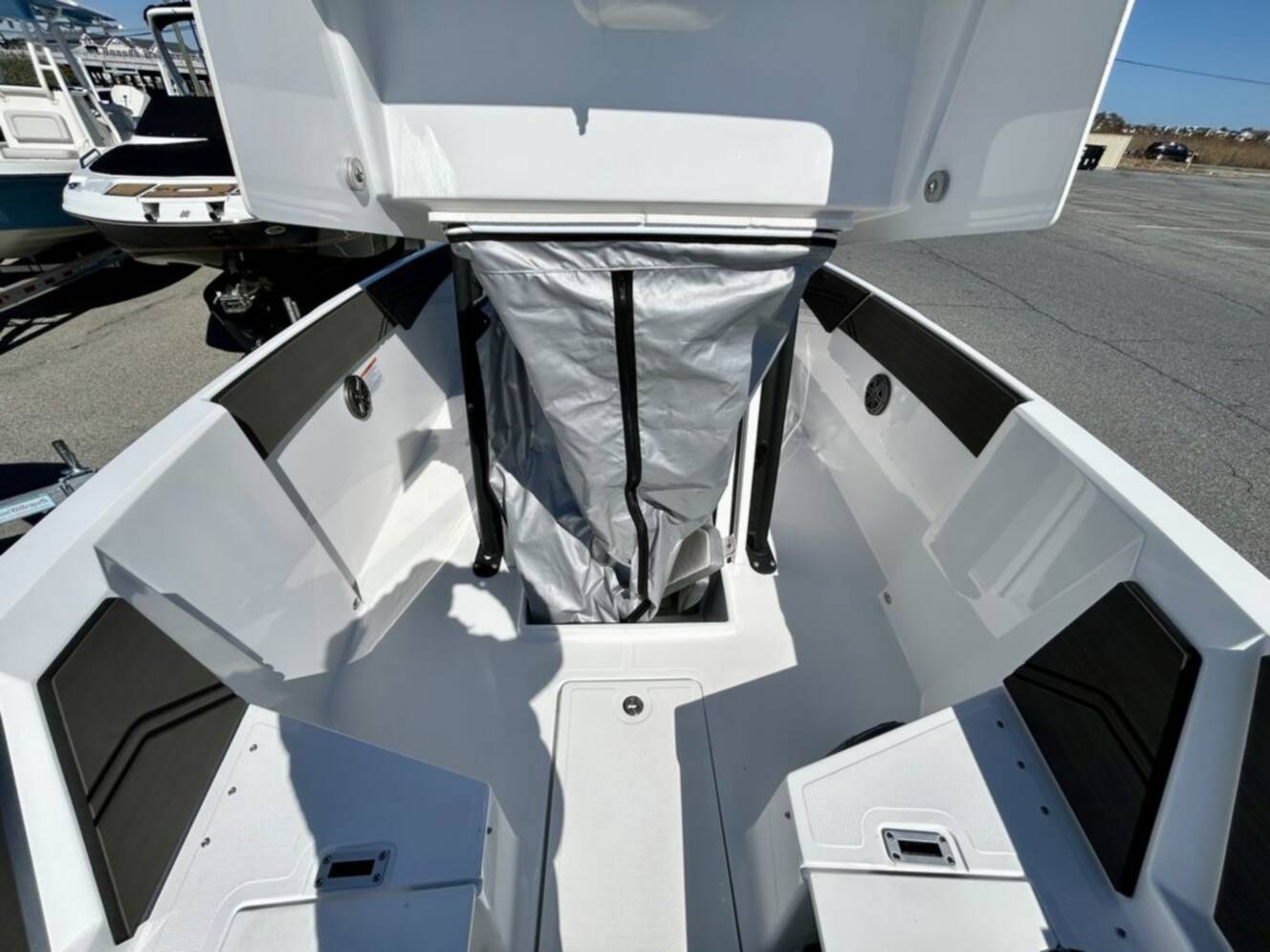 A photo of this 2024 Scarab 255 Open ID