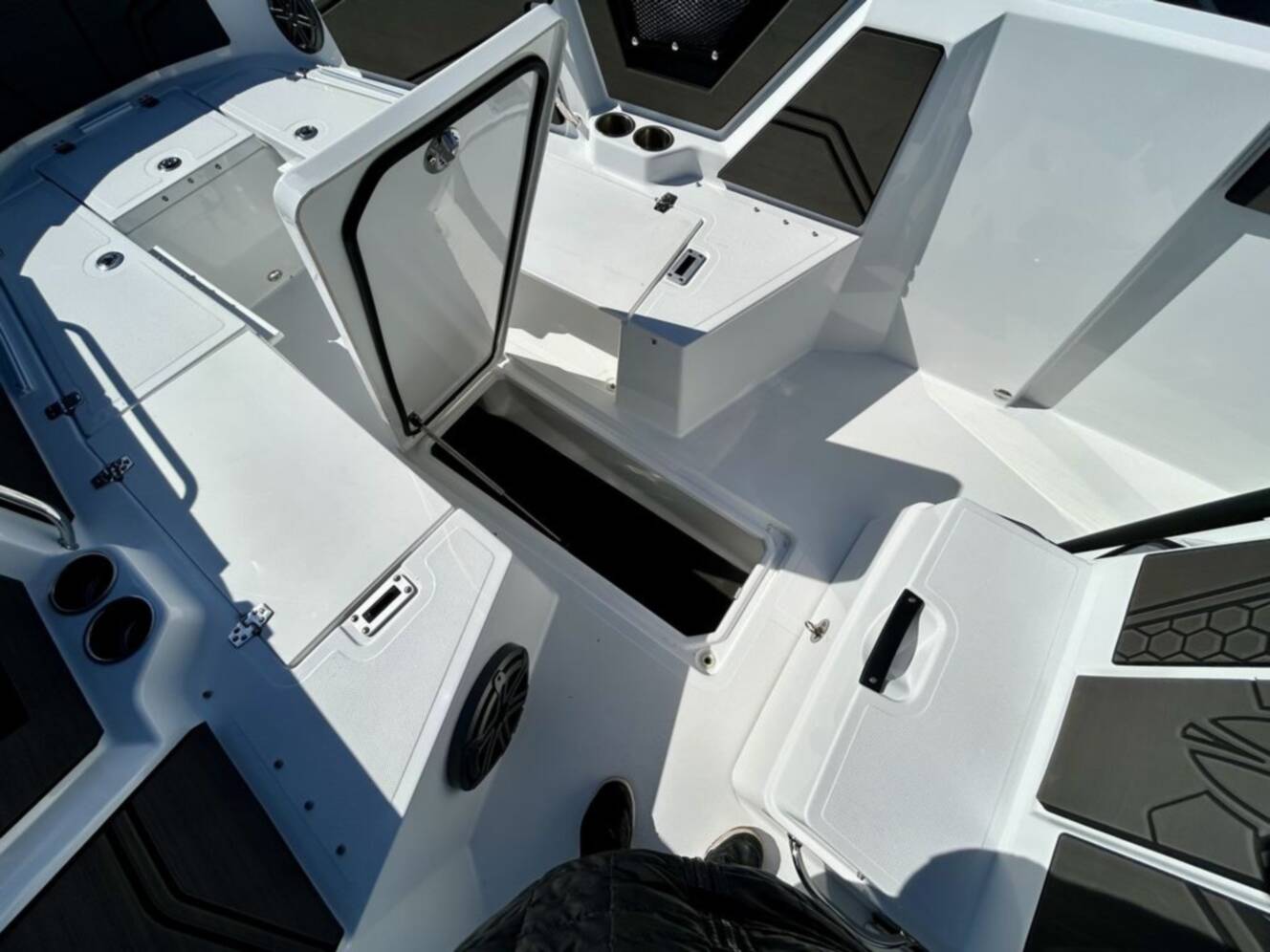 A photo of this 2024 Scarab 255 Open ID