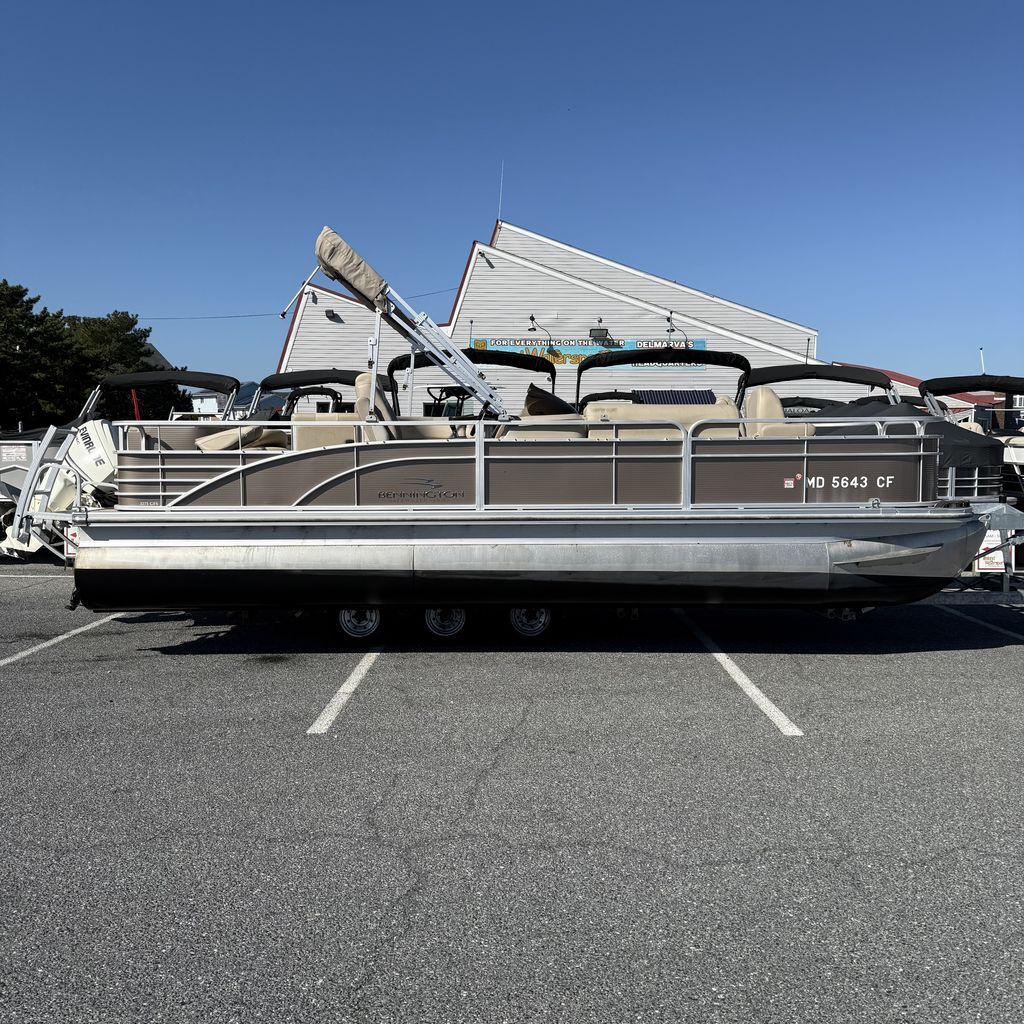 2013 Bennington 2275GFS in fenwick island DE