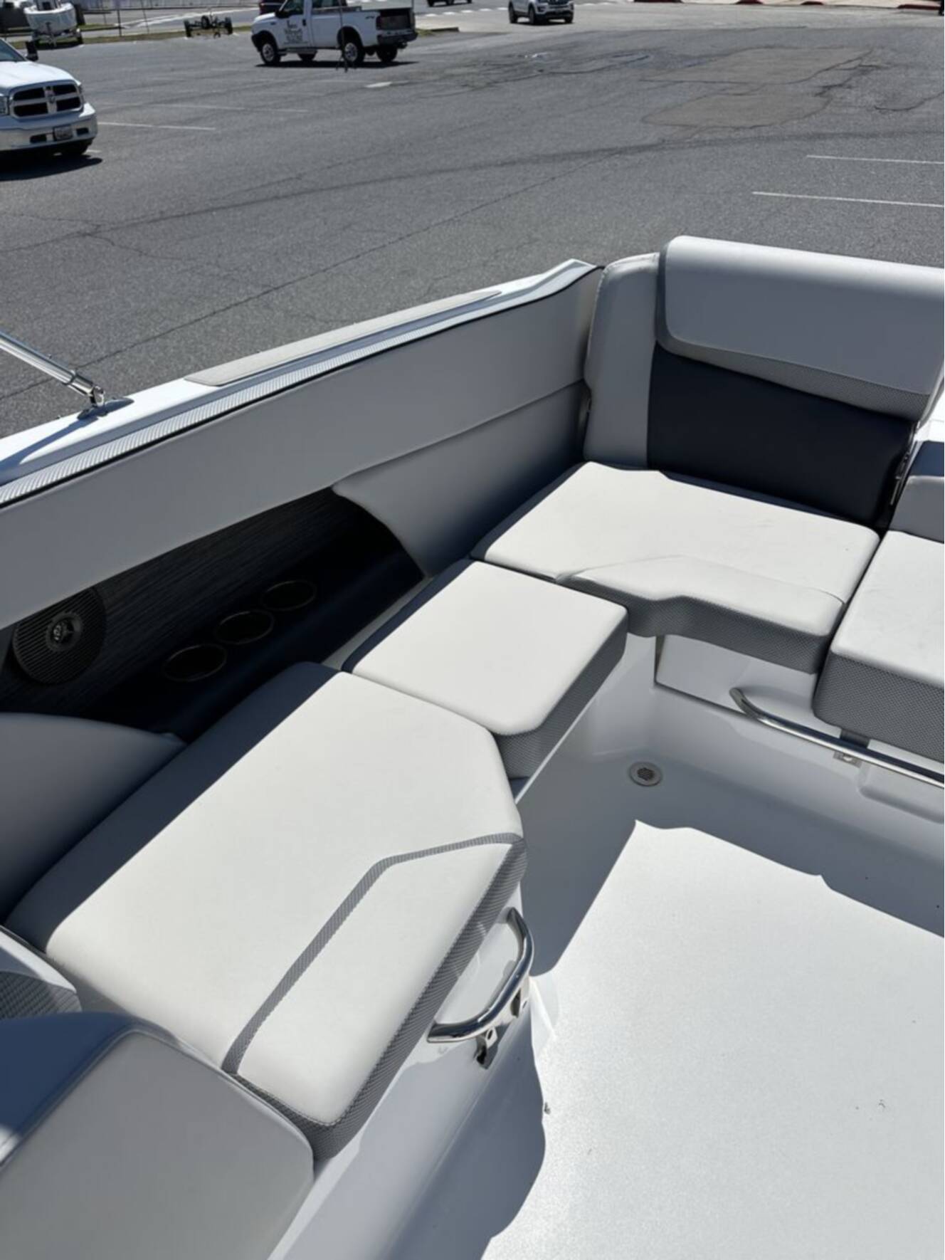A photo of this 2026 Scarab 255 SE