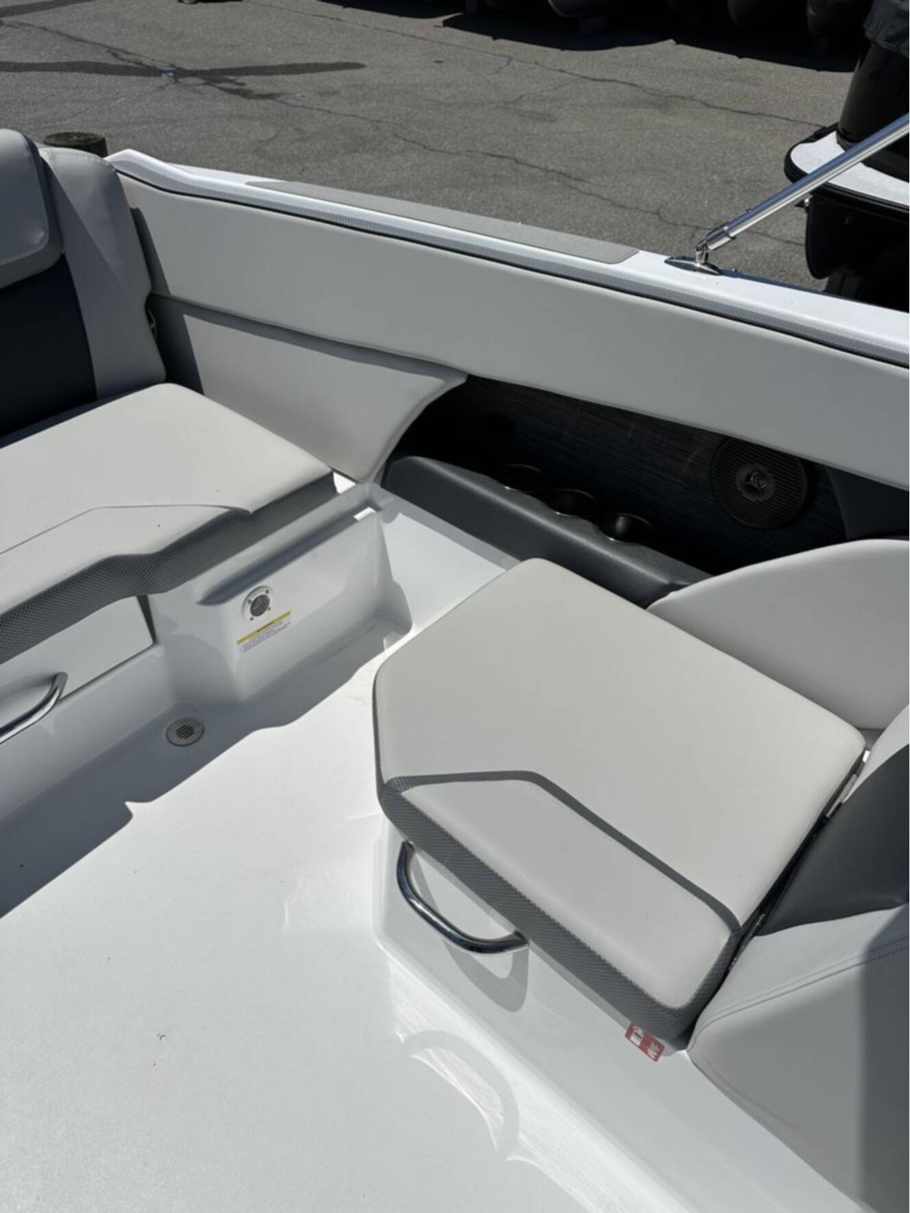 A photo of this 2026 Scarab 255 SE