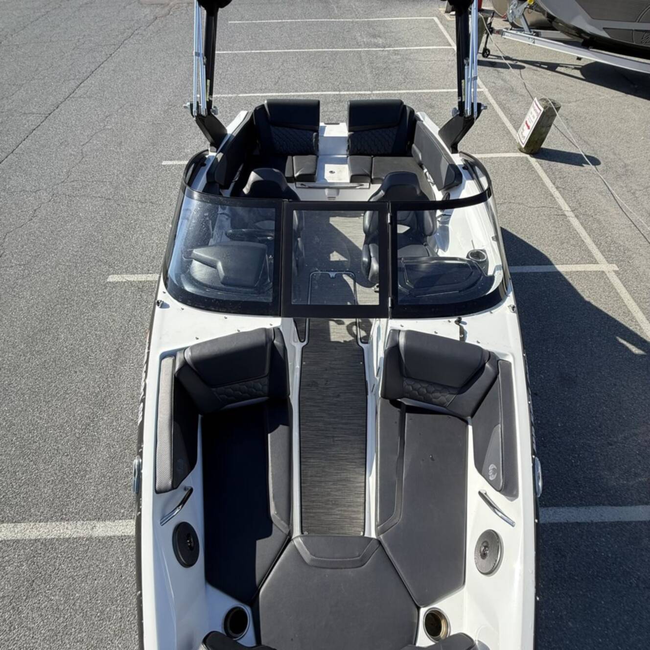 A photo of this 2024 Scarab 195 ID