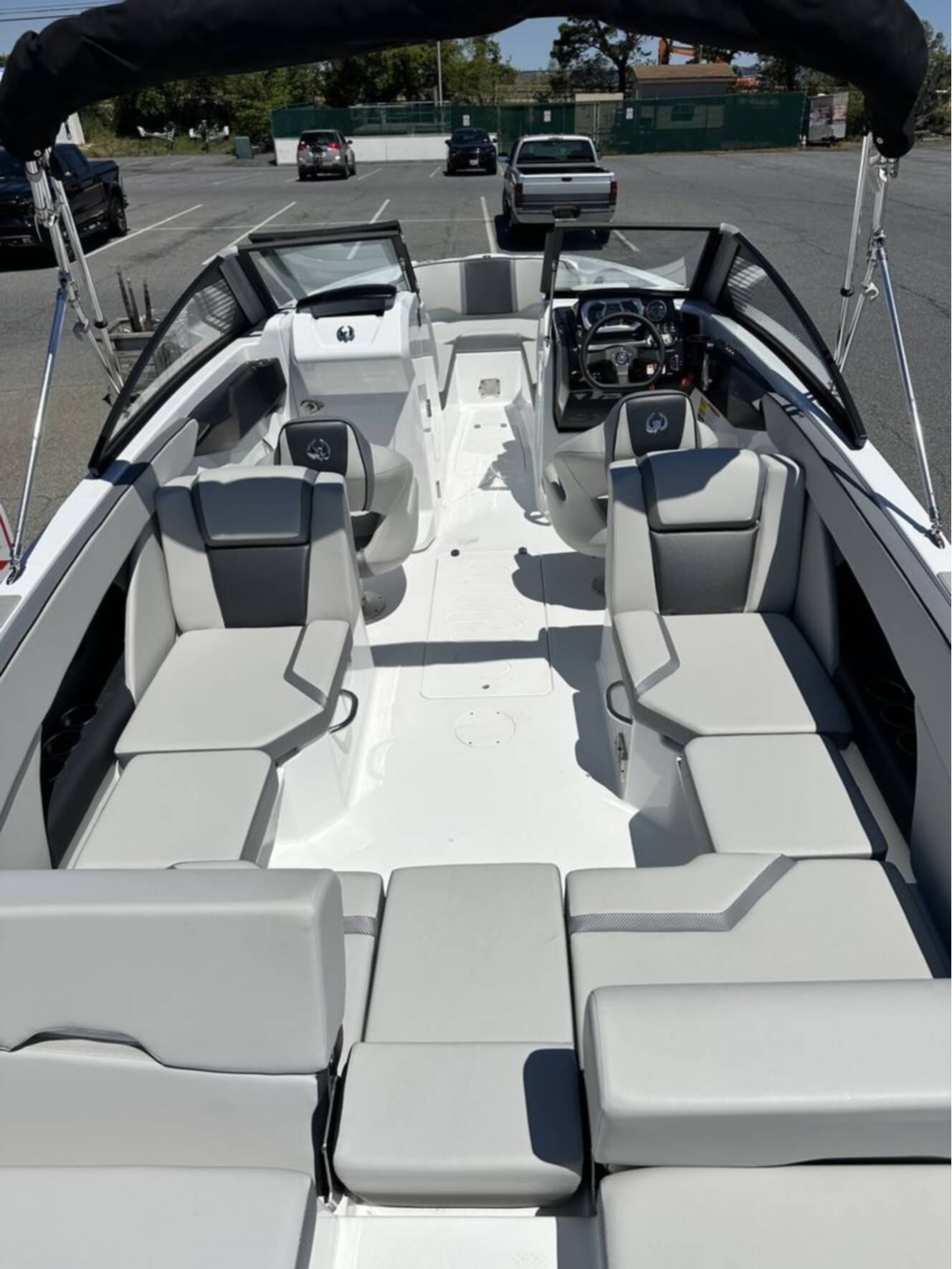 A photo of this 2026 Scarab 255 SE