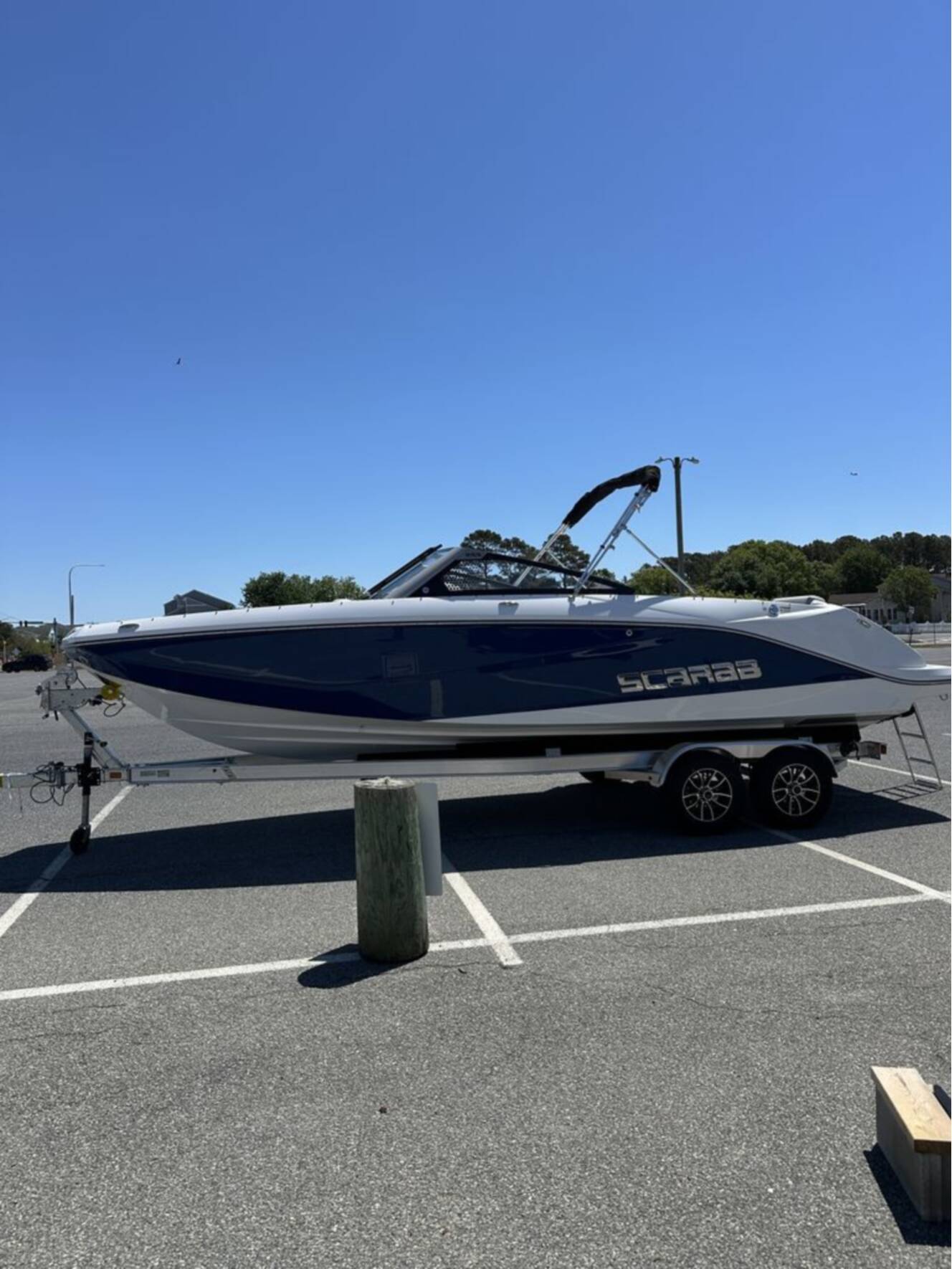 A photo of this 2026 Scarab 255 SE
