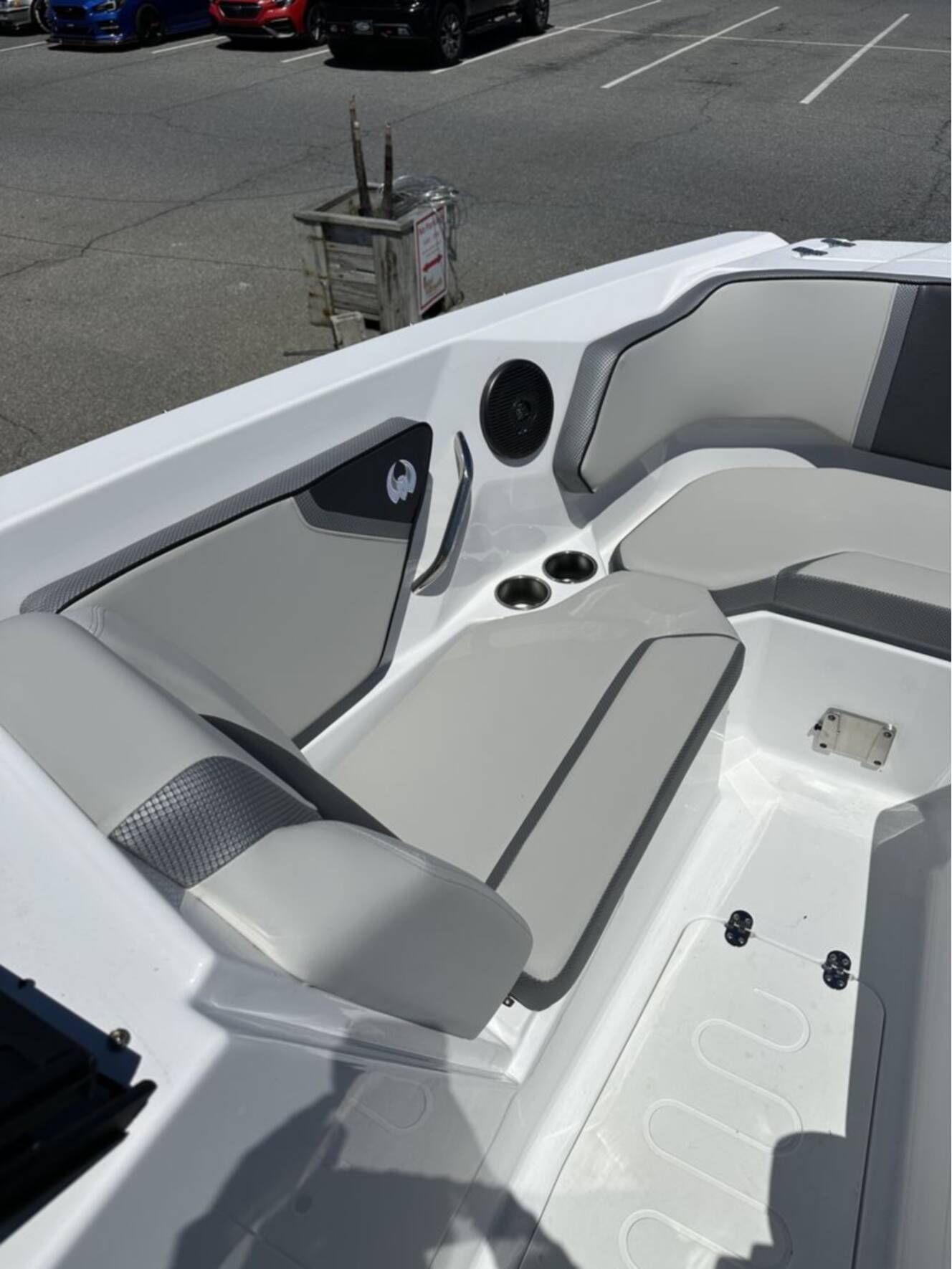 A photo of this 2026 Scarab 255 SE