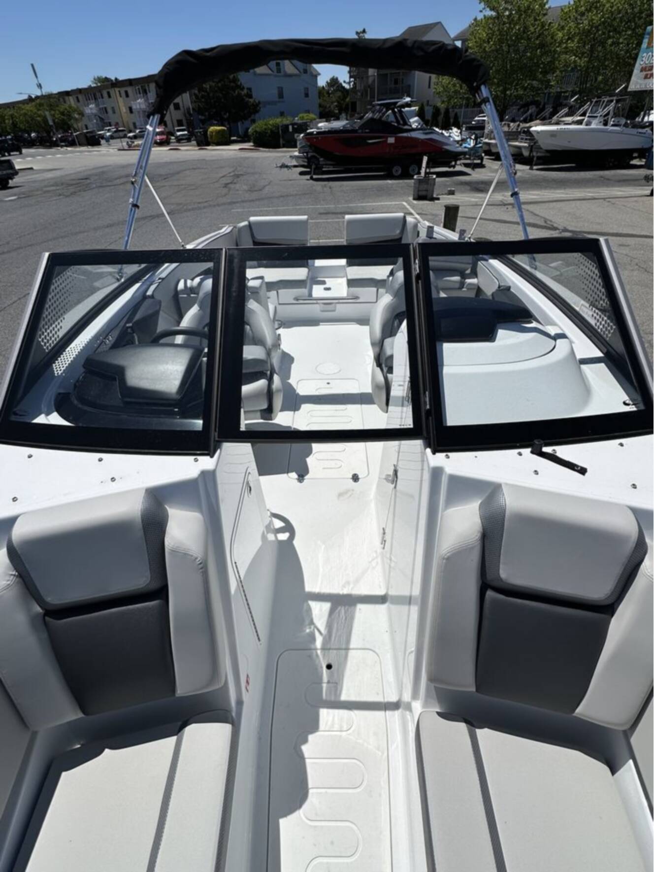 A photo of this 2026 Scarab 255 SE