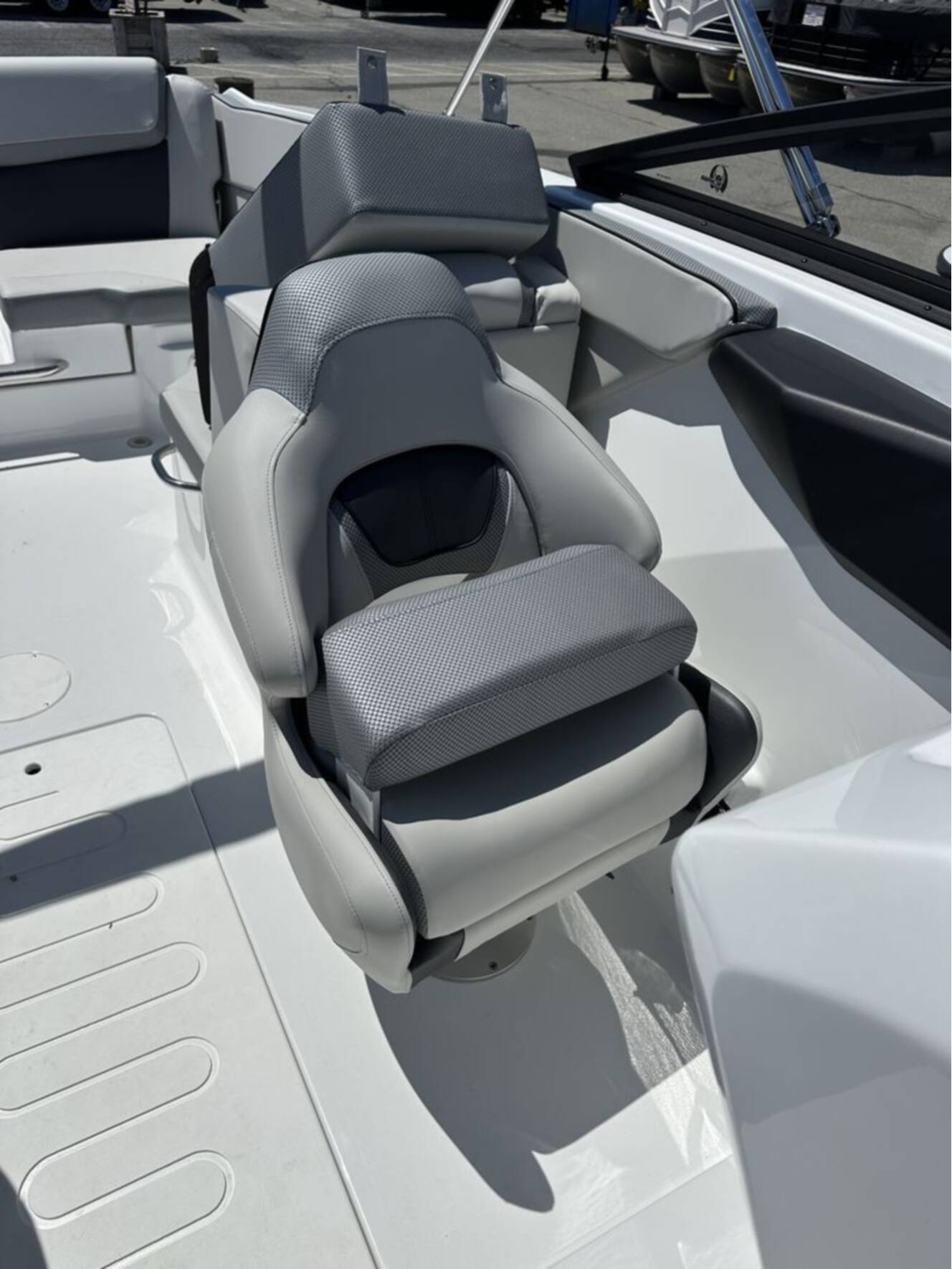 A photo of this 2026 Scarab 255 SE