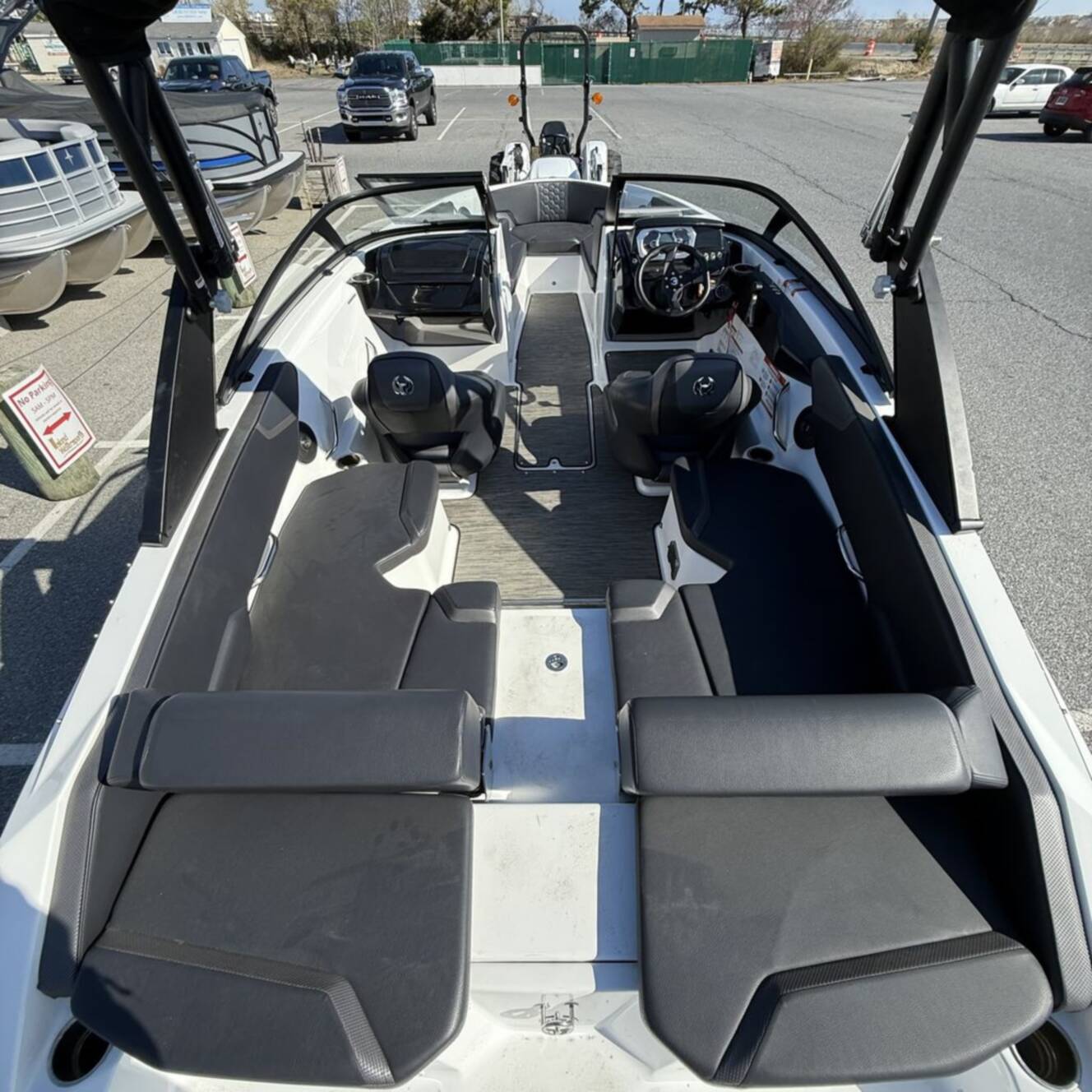 A photo of this 2024 Scarab 195 ID