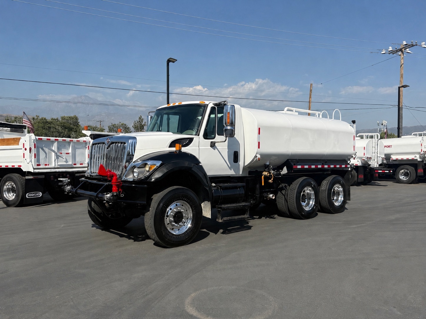 2010 INTERNATIONAL 7400 in Yucaipa, CA
