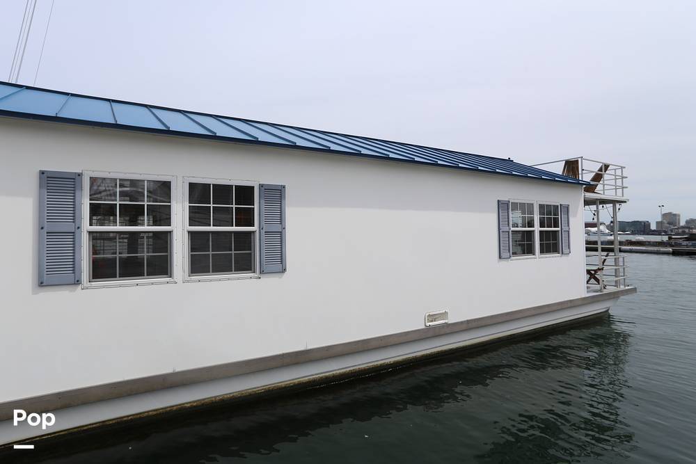 2010 Catamaran Cruisers Aqua Lodge 42 in east boston MA
