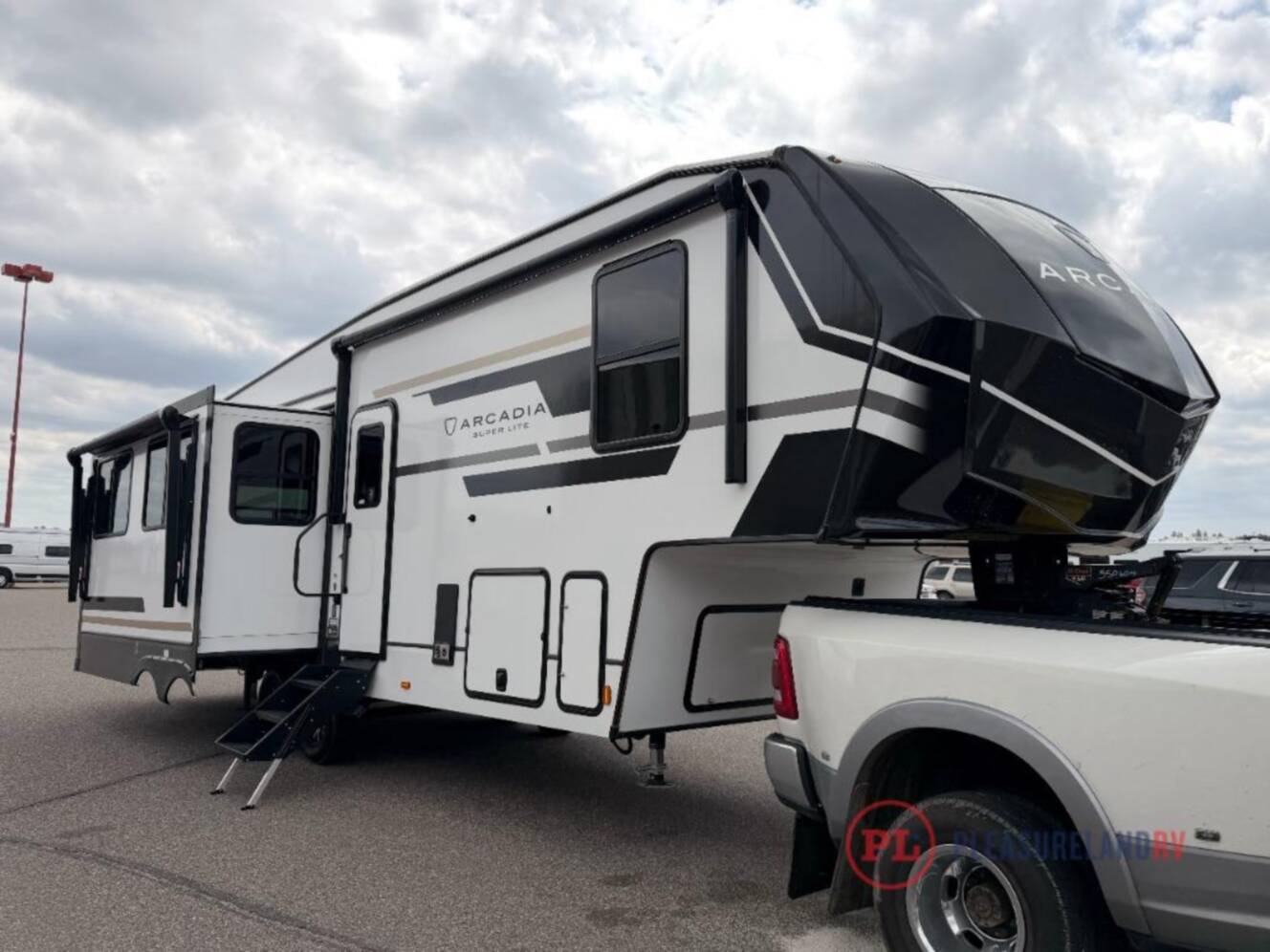 A photo of this 2026 Keystone Rv Arcadia Super Lite 292SLRL