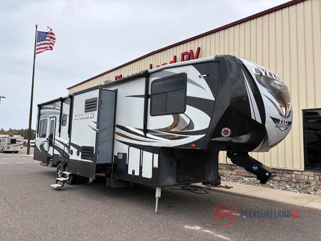 2018 Heartland Cyclone 3611JS in brainerd MN