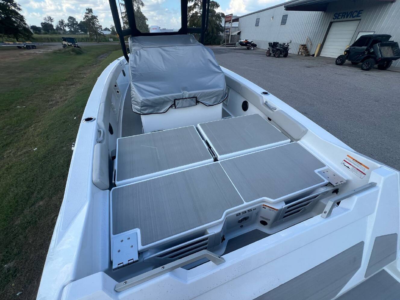 A photo of this 2025 Scarab 235 OPEN SE