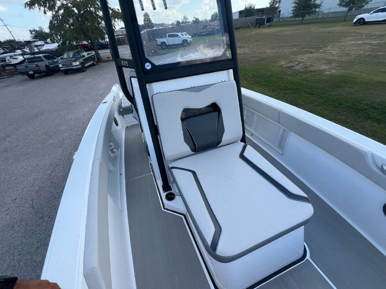 A photo of this 2025 Scarab 235 OPEN SE