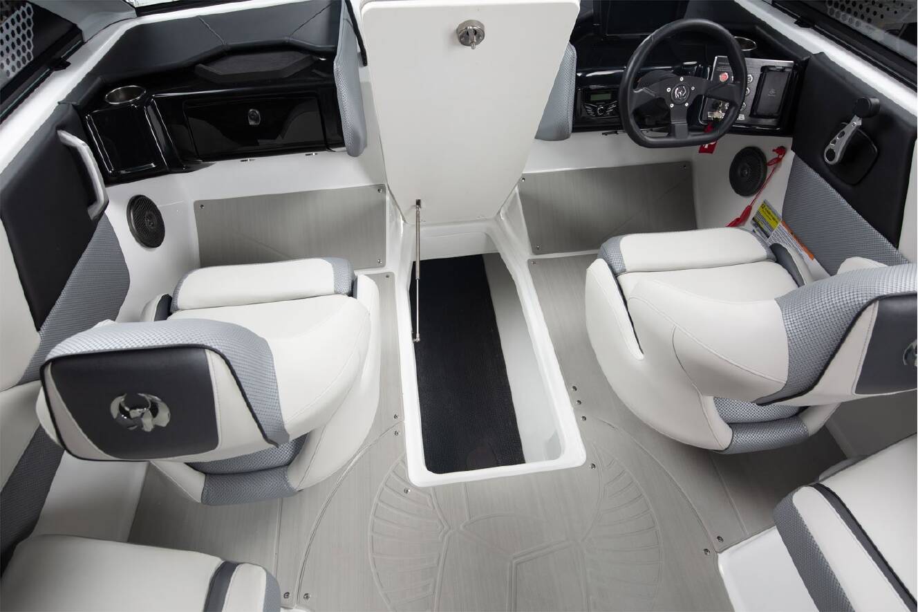 A photo of this 2026 Scarab 235 SE