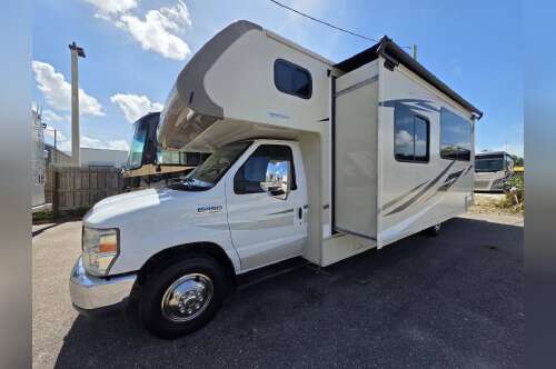 2016 Winnebago Minnie Winnie 31K in tampa FL