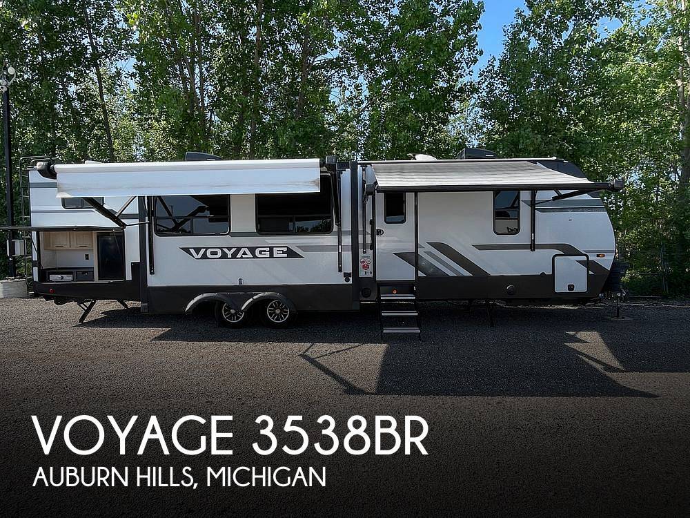 2024 Winnebago Voyage 3538BR in auburn hills MI