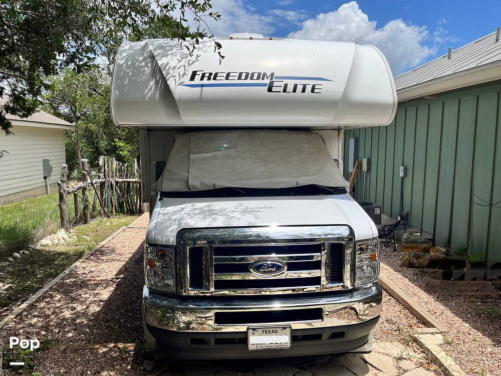2021 Thor Motor Coach Freedom Elite 23H in canyon lake TX