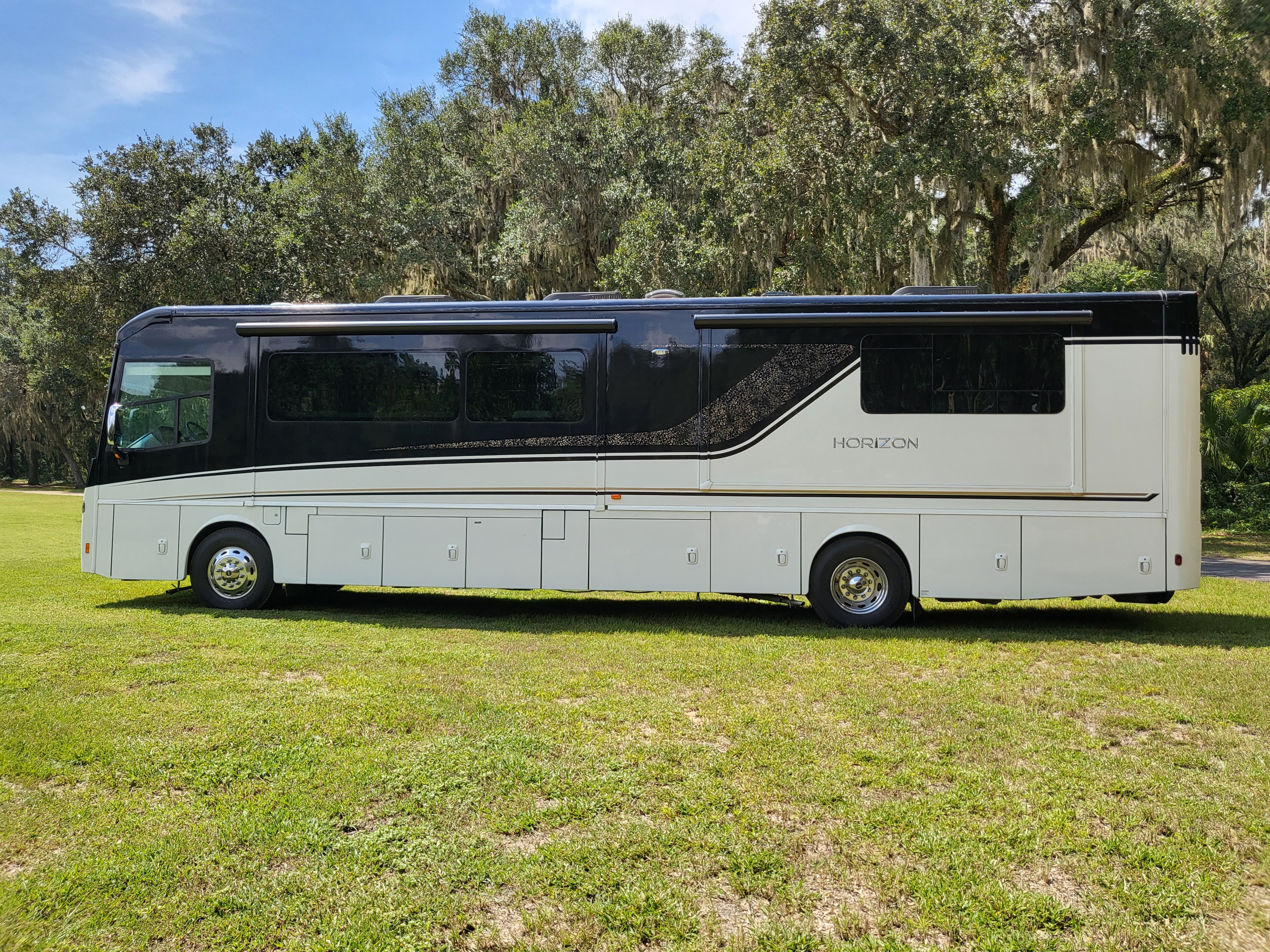 2018 Winnebago HORIZON 40A RV