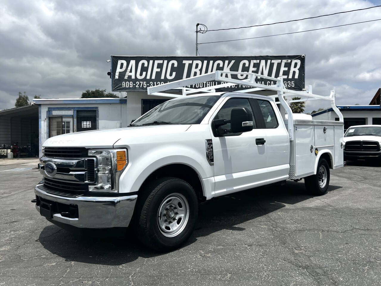 2017 FORD F250 XL in Fontana, CA