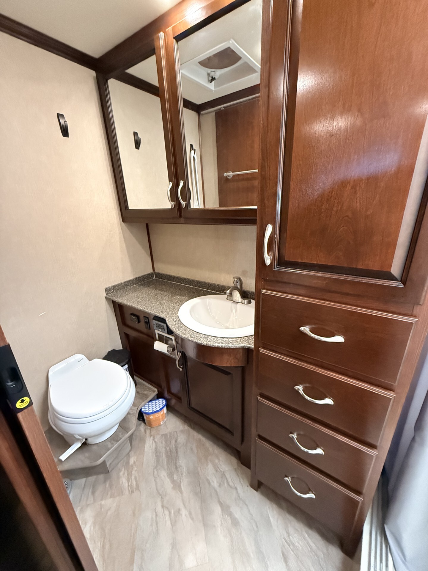 2016 Fleetwood BOUNDER 35K in hillsboro OH