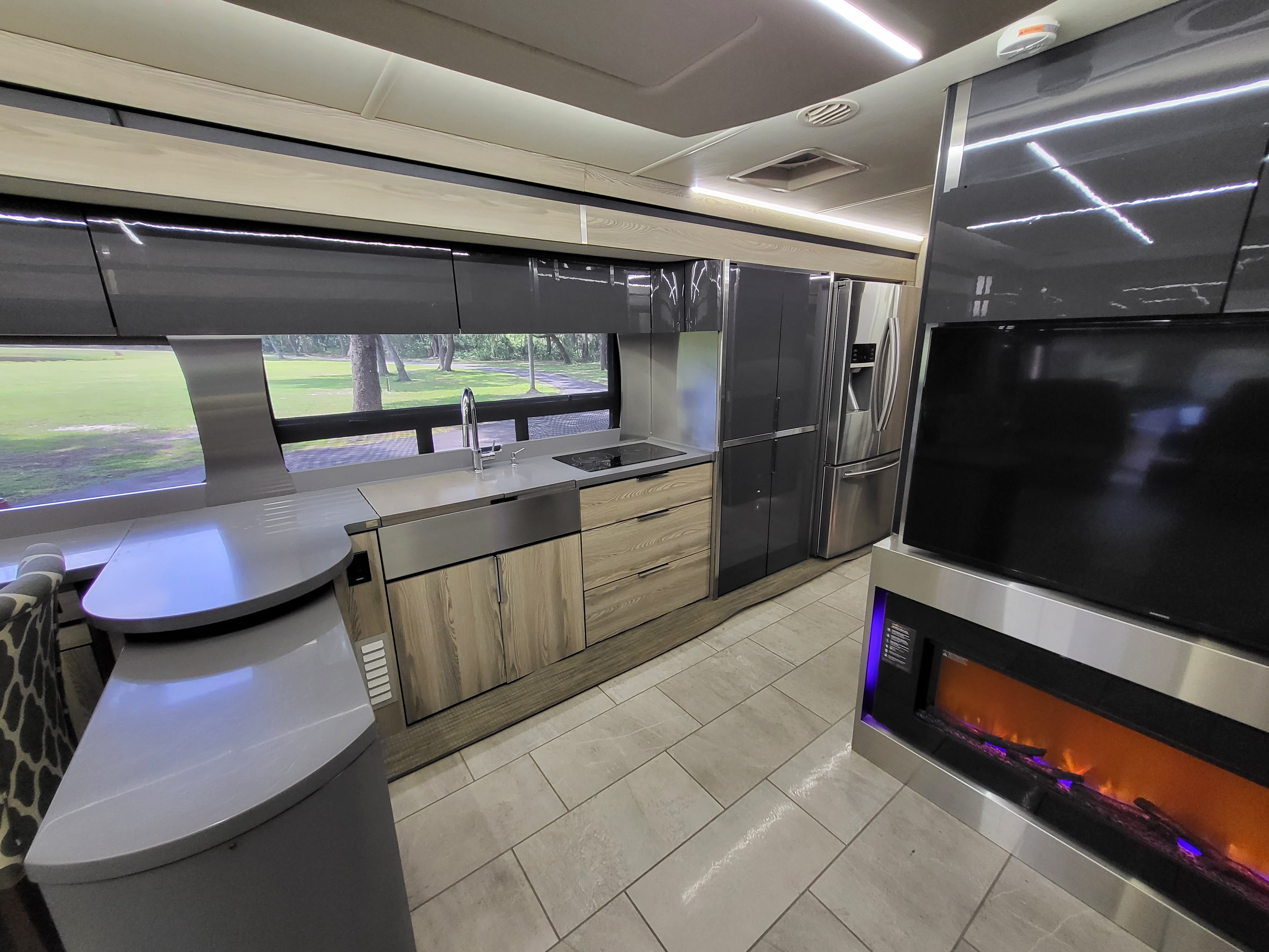 2018 Winnebago HORIZON 40A in umatilla FL