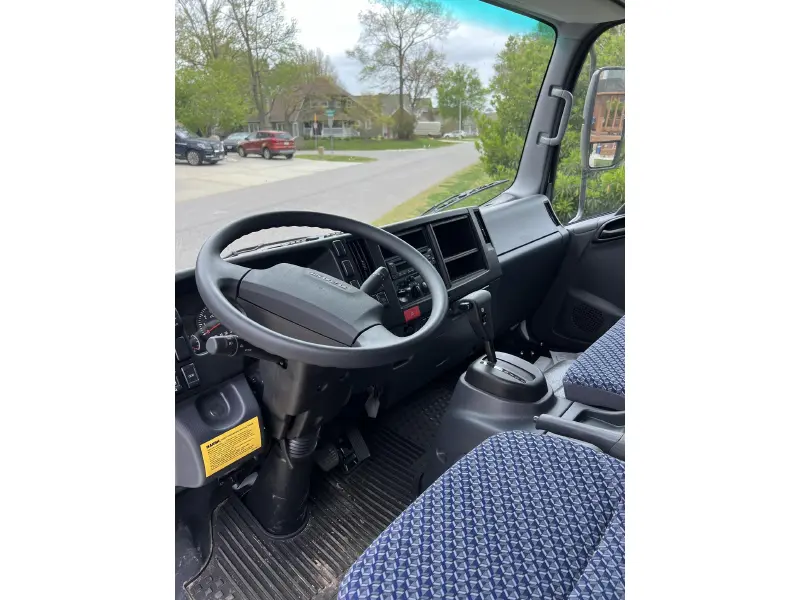 2026 ISUZU NRR