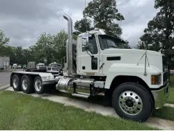 2025 MACK PINNACLE