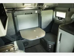 2025 VOLVO VNL64T860