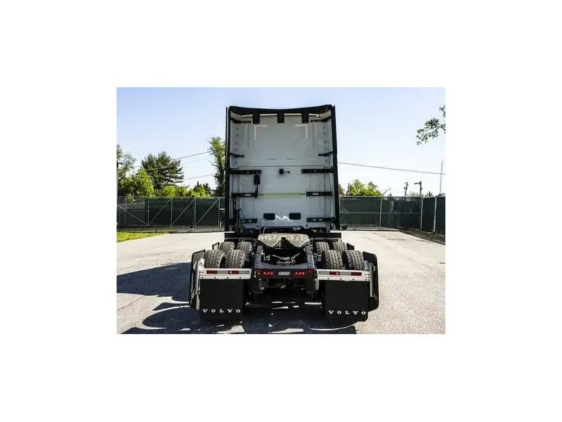 2025 VOLVO VNL64T860