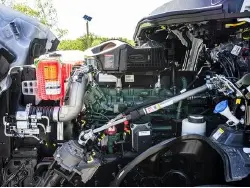 2025 VOLVO VNL64T860