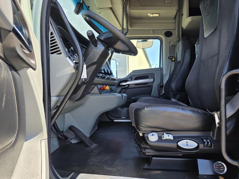 2021 KENWORTH T680