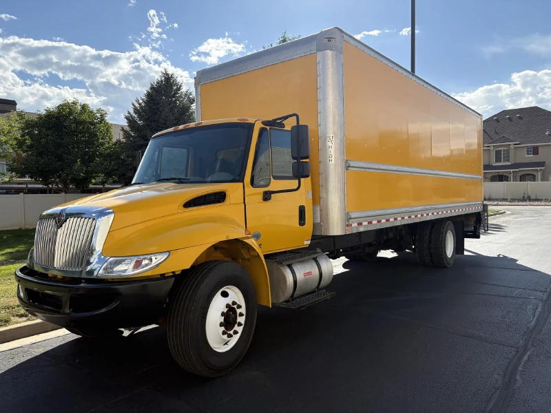2019 INTERNATIONAL DURASTAR 4300