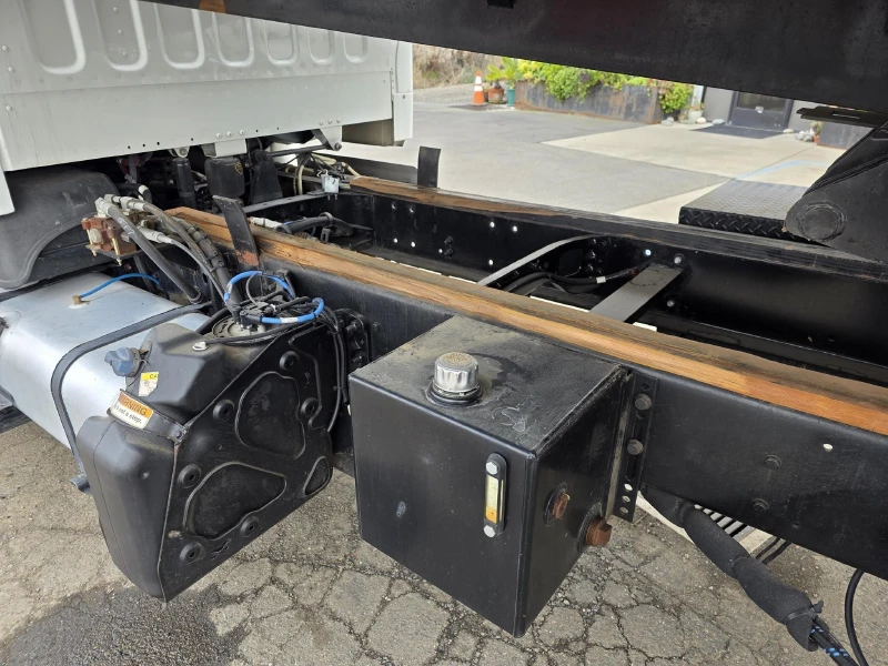 2014 FREIGHTLINER BUSINESS CLASS M2 106