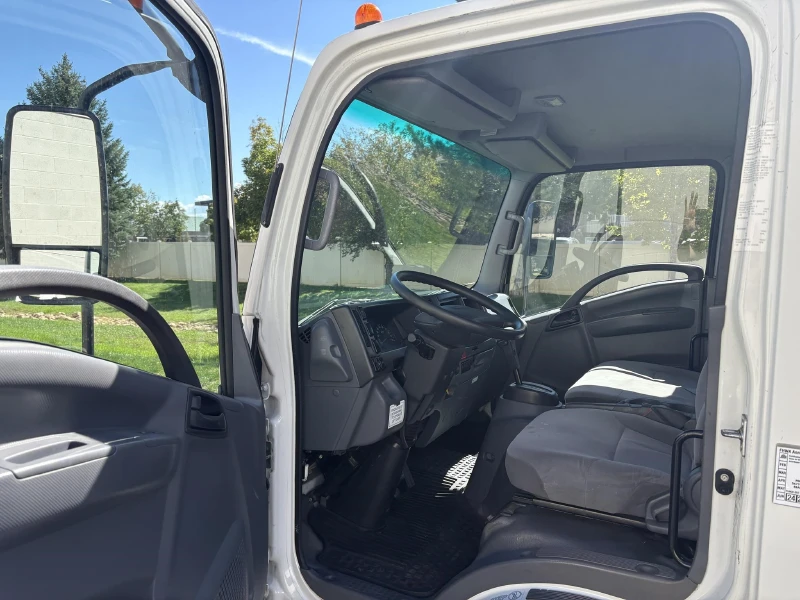 2019 ISUZU NPR HD