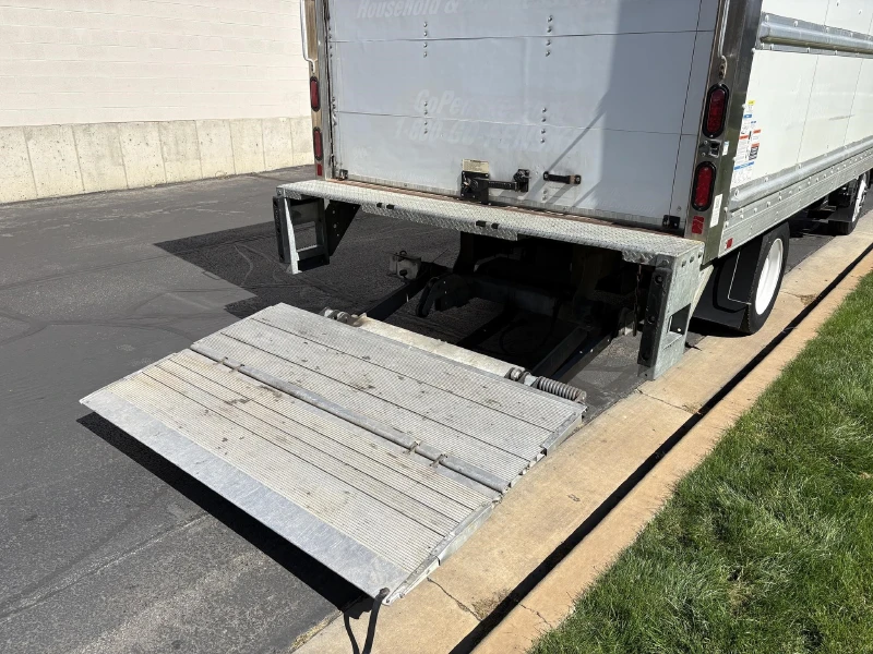 2019 ISUZU NPR HD