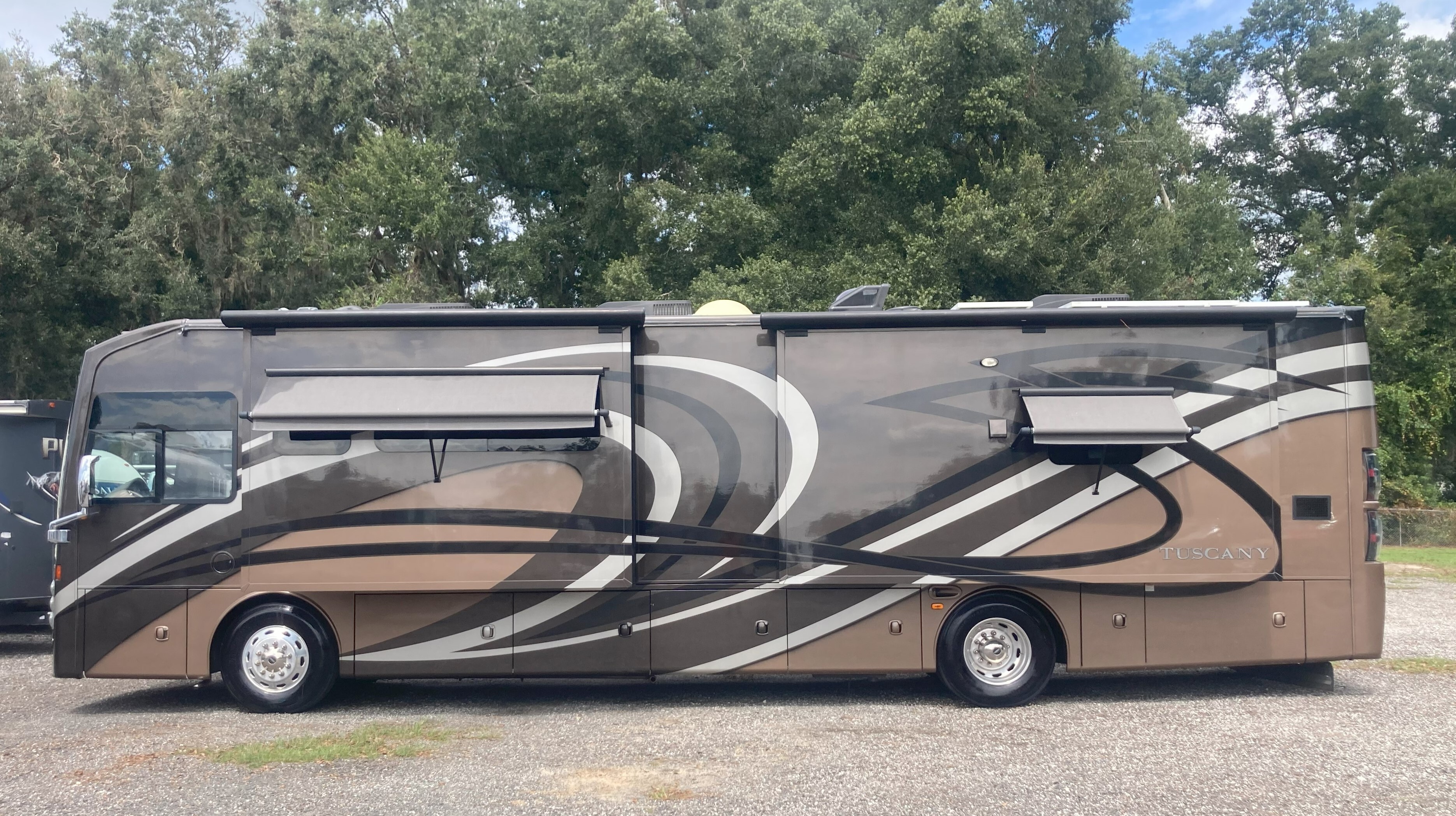 2017 Thor Motor Coach TUSCANY 38SQ RV