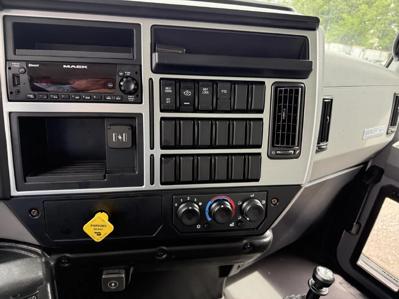 2026 MACK MD6