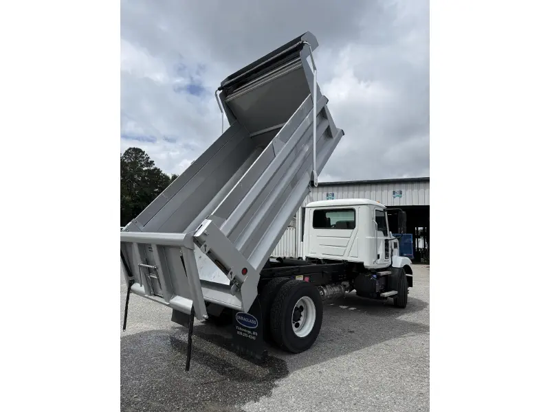2026 MACK MD6