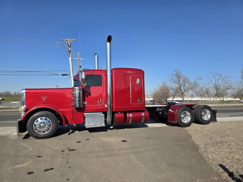 2022 PETERBILT 389