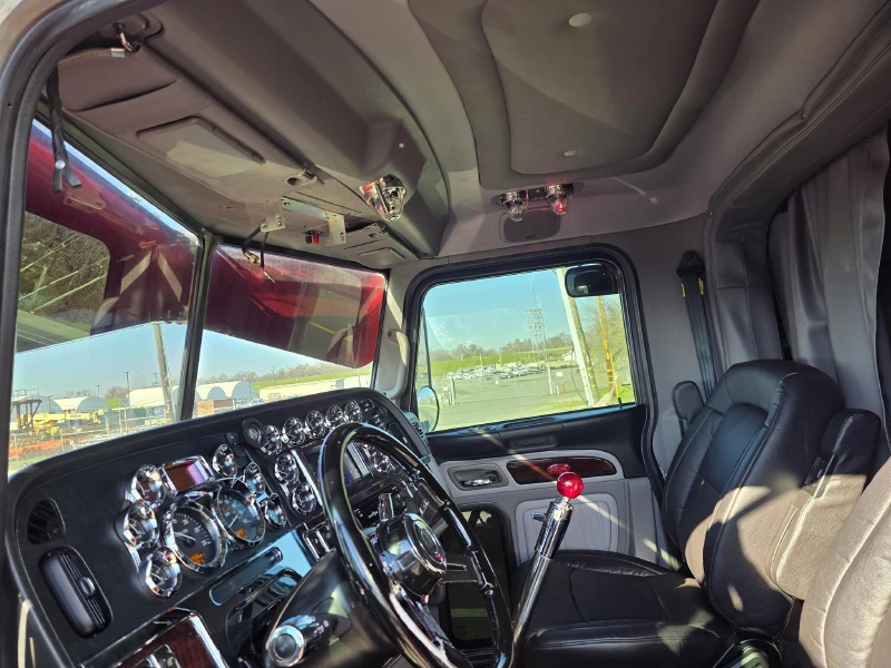 2022 PETERBILT 389