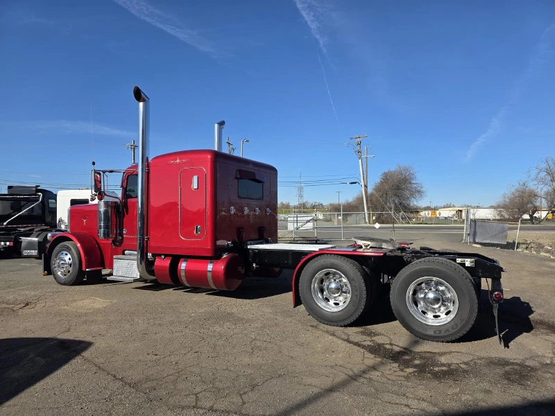 2022 PETERBILT 389