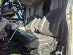 2022 PETERBILT 389