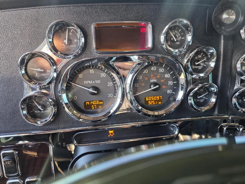 2022 PETERBILT 389