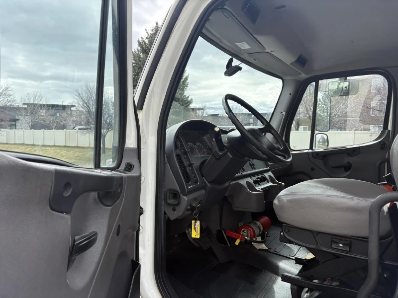 2019 FREIGHTLINER BUSINESS CLASS M2 106