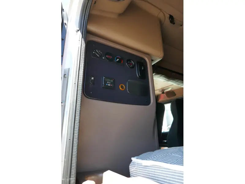 2020 PETERBILT 389