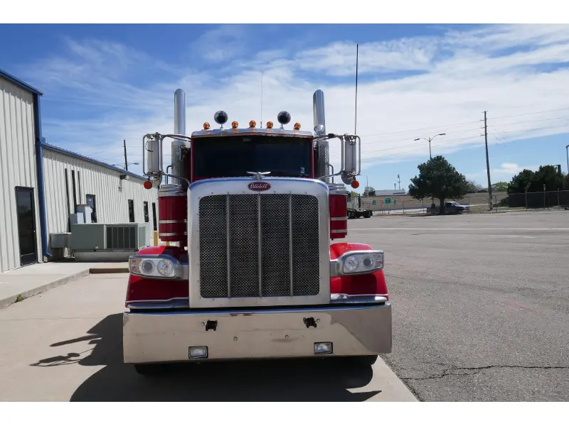 2020 PETERBILT 389