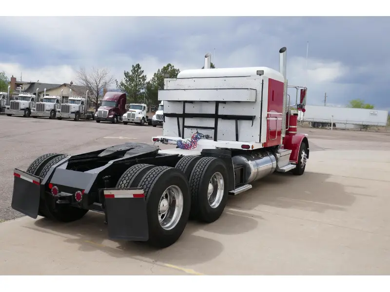 2020 PETERBILT 389