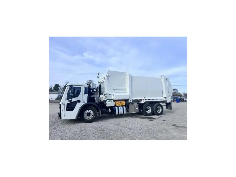 2026 MACK LR613