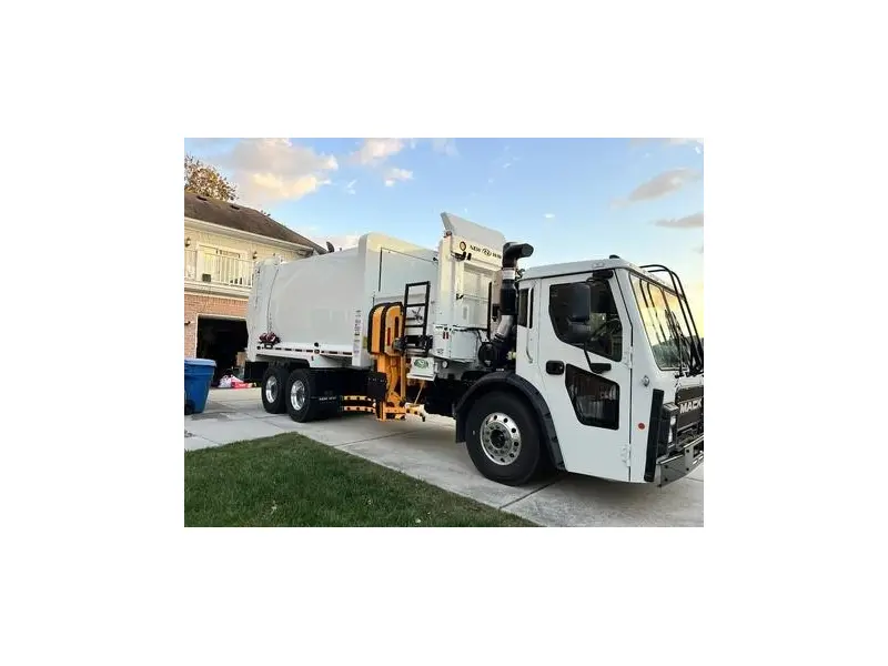 2026 MACK LR613